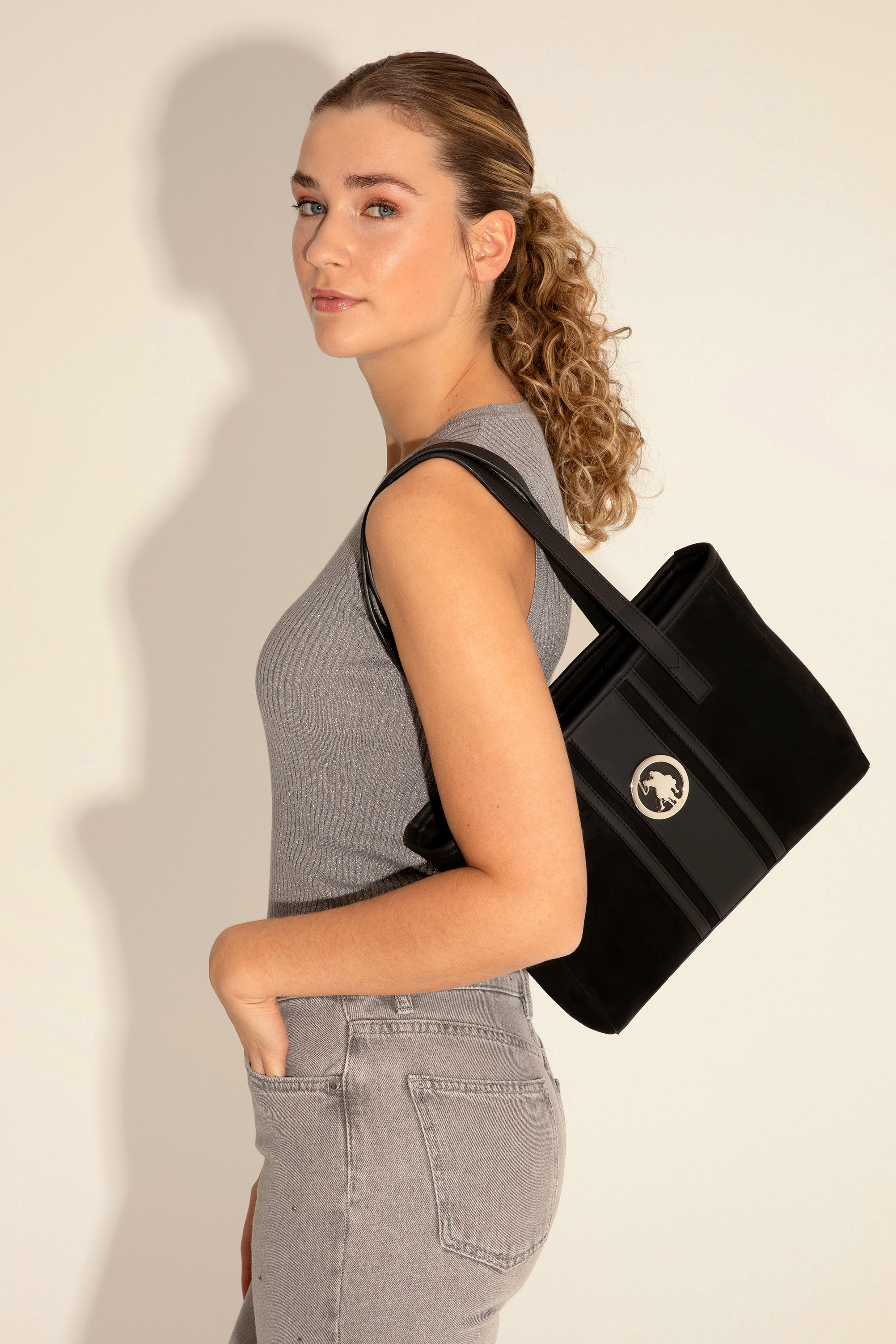 کیف رودوشی سیاه استاندارد فیت زنانه یو اس پولو | US POLO ASSN