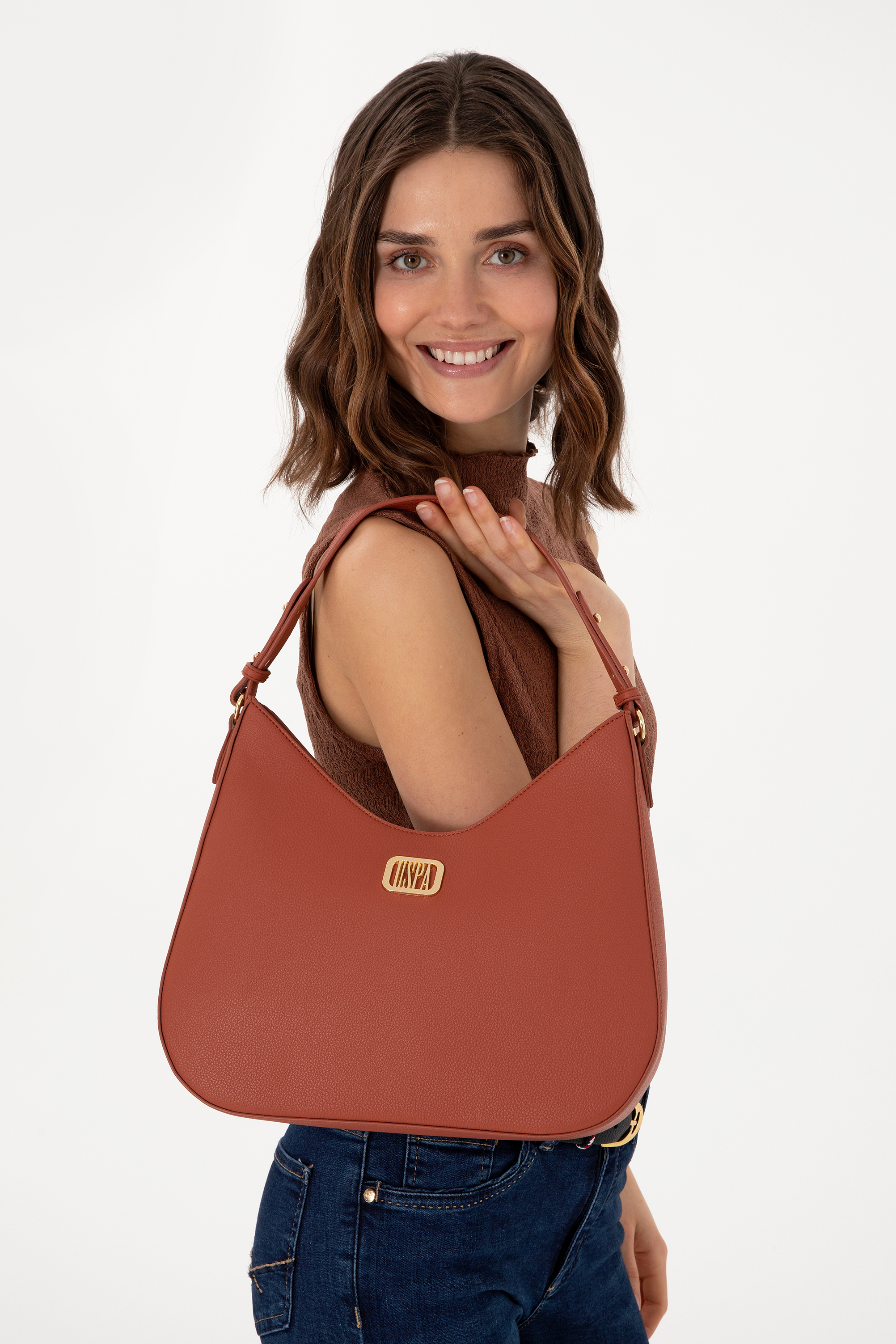 کیف رودوشی  استاندارد فیت  آجری زنانه یو اس پولو کیف رودوشی  آجری  استاندارد فیت  زنانه یو اس پولو | US POLO ASSN