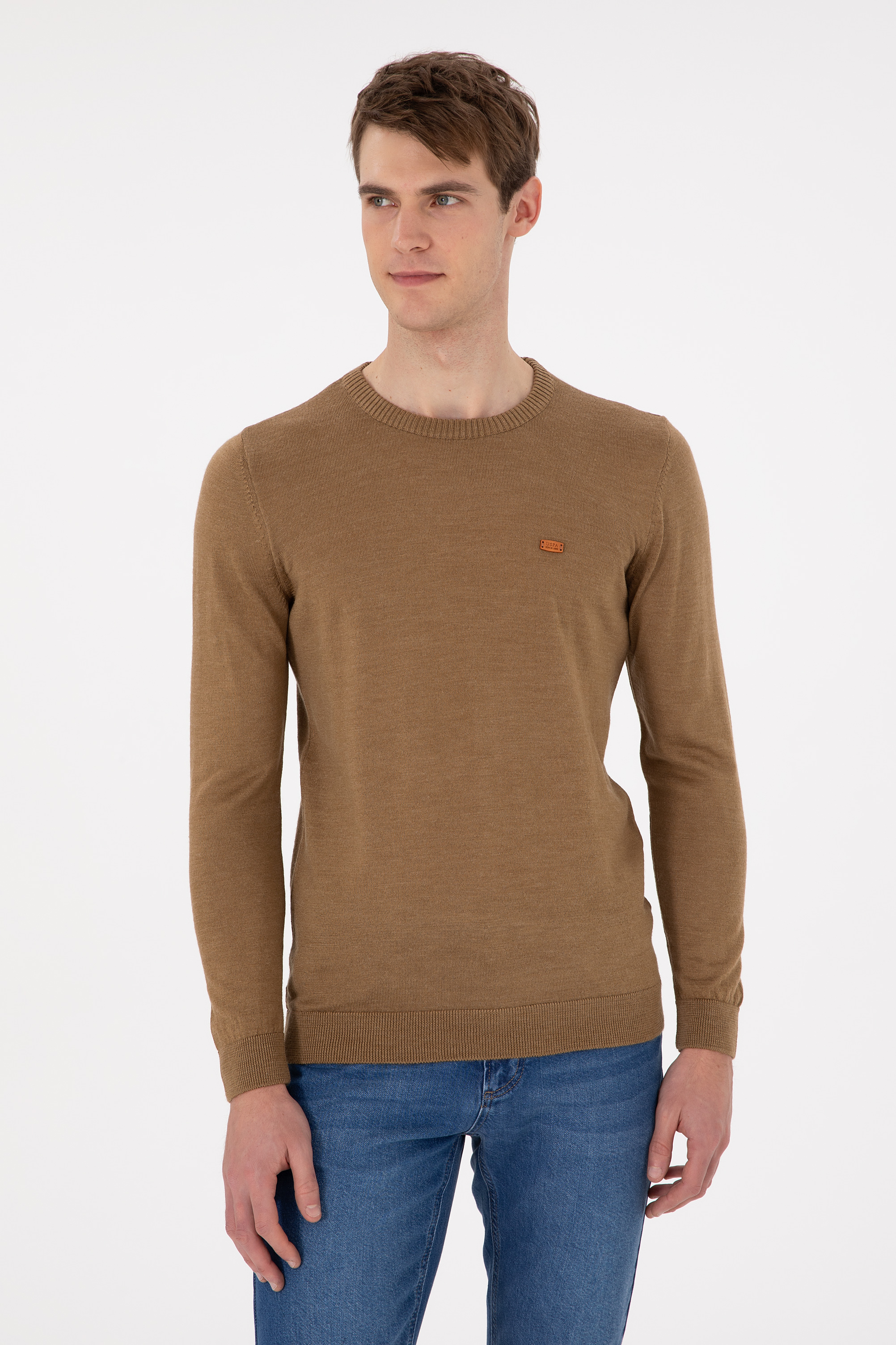بافت یقه گرد خاکی ملانژ اندامی مردانه یو اس پولو | US POLO ASSN