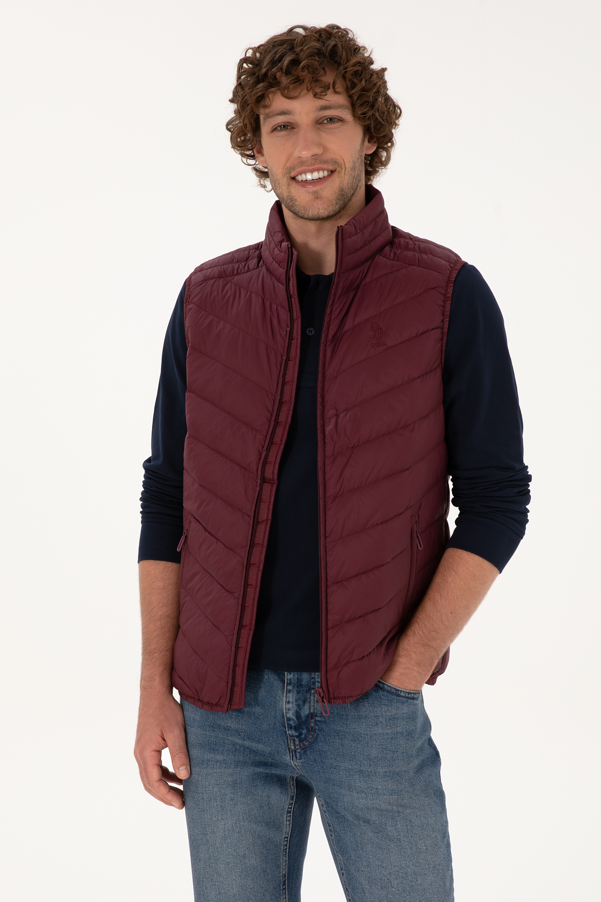 جلیقه آلبالویی اندامی مردانه یو اس پولو | US POLO ASSN