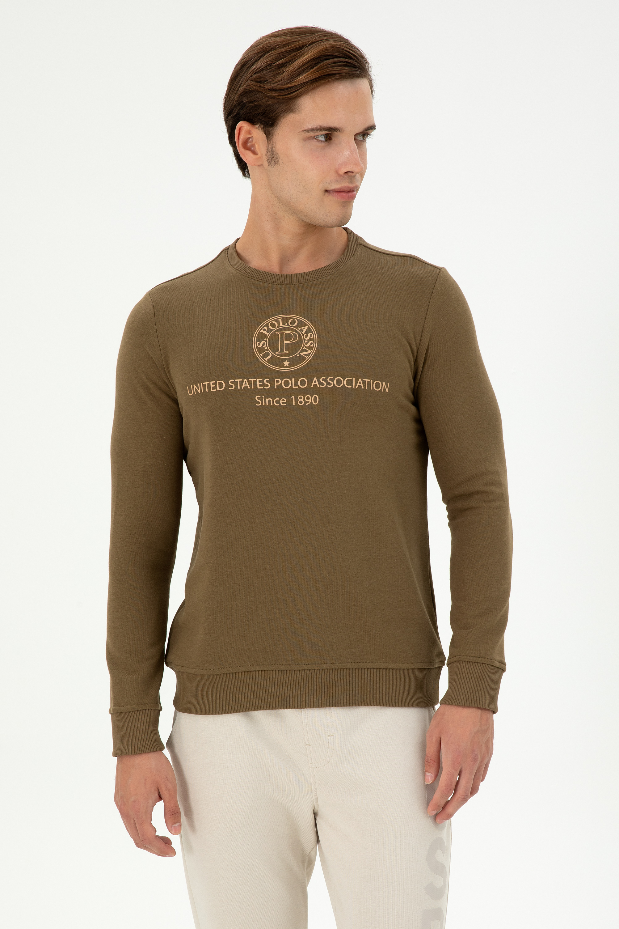 سویشرت یقه گرد خاکی رگولار آستین بلند مردانه یو اس پولو | US POLO ASSN