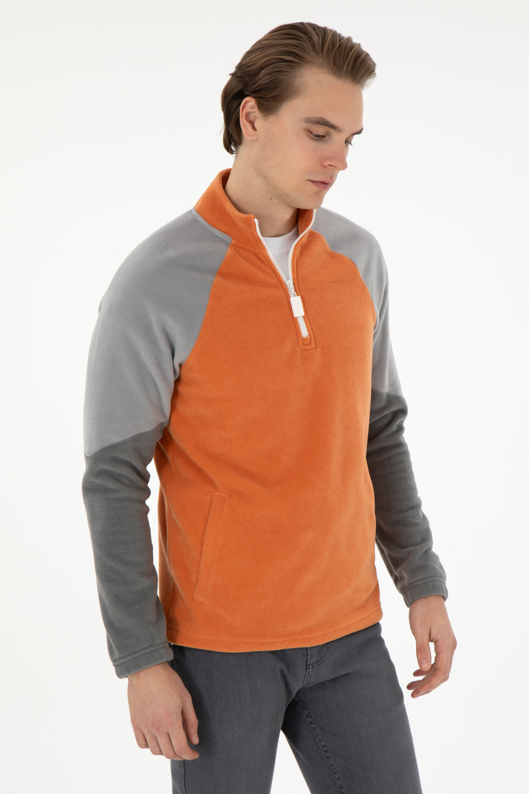 سویشرت یقه ایستاده دارچینی رگولار آستین بلند مردانه یو اس پولو | US POLO ASSN