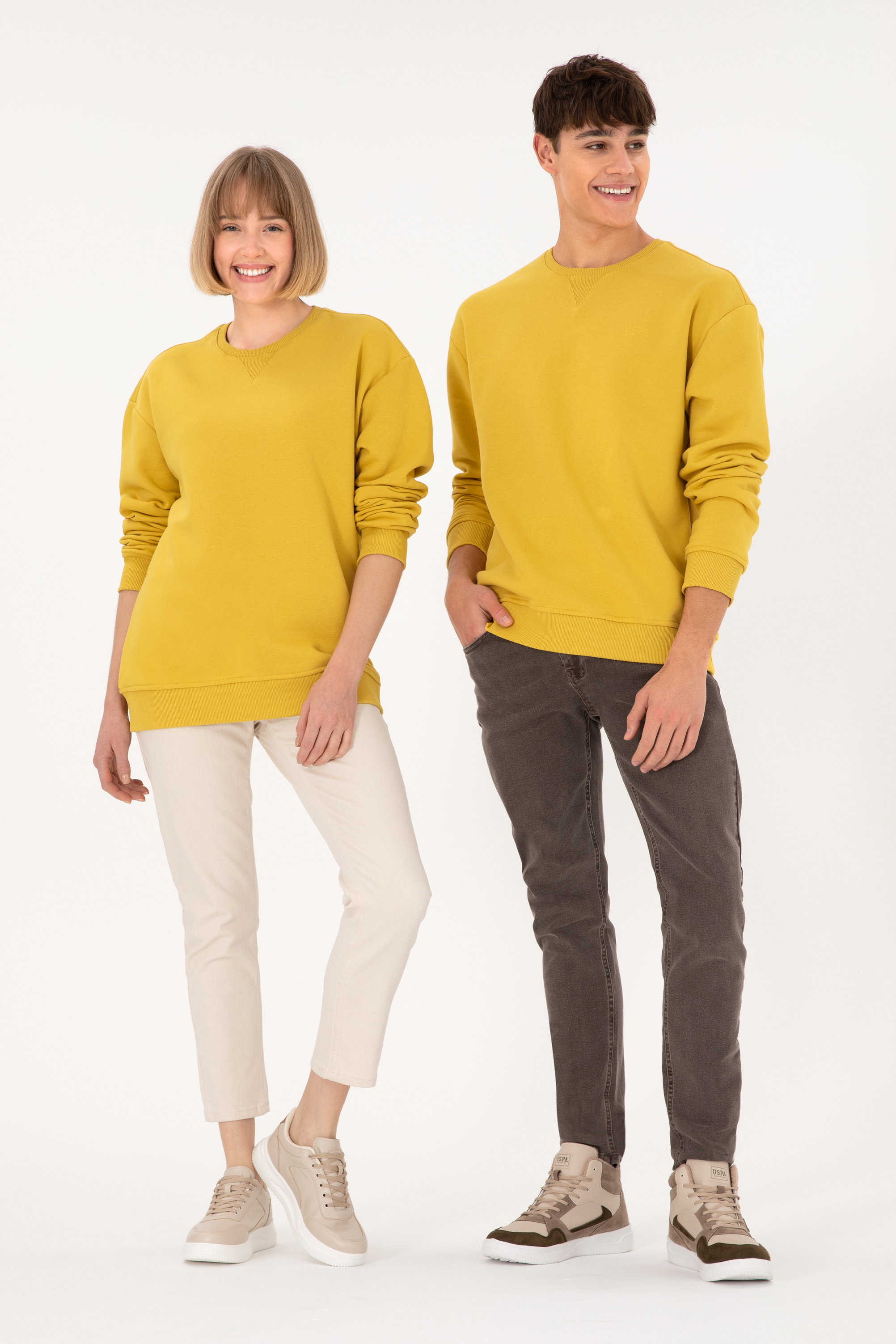 سویشرت یقه گرد زرد تیره ریلکس مردانه یو اس پولو | US POLO ASSN