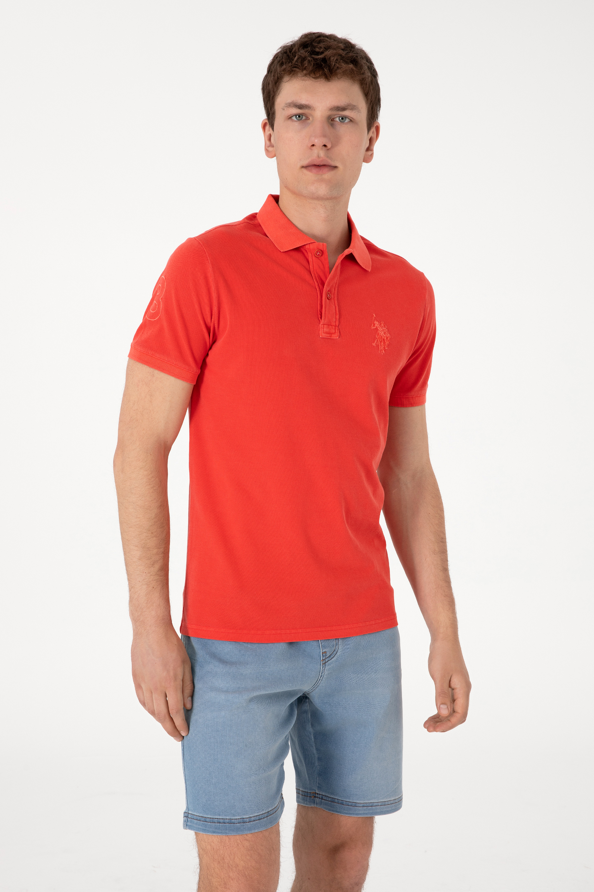 تی شرت بیسیک یقه پیراهنی قرمز اندامی آستین کوتاه مردانه یو اس پولو | US POLO ASSN