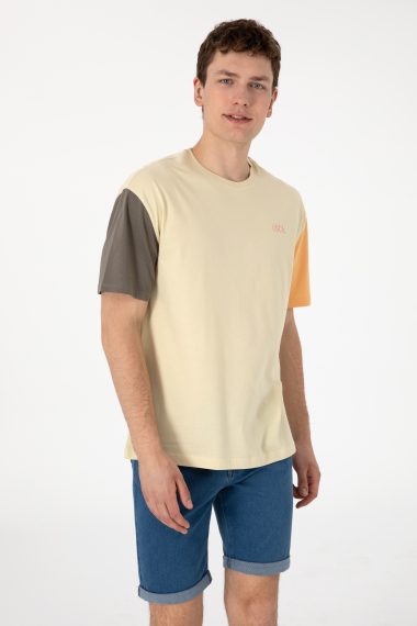 تی شرت یقه گرد کامفورت فیت یقه گرد خاکی روشن  ریلکس  مردانه یو اس پولو | US POLO ASSN