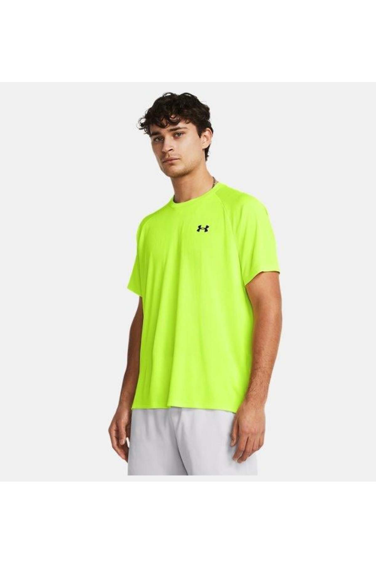 تی شرت مردانه راسته آستین کوتاه | آندر آرمور Under Armour TYCDH664AN170376794800601