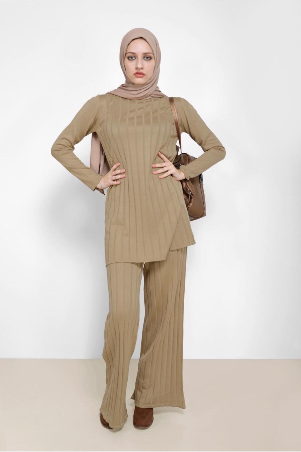 ست لباس زنانه طرح دار فاق نرمال آستین استاندارد | آلوینا Alvina 22KTKP0042081
