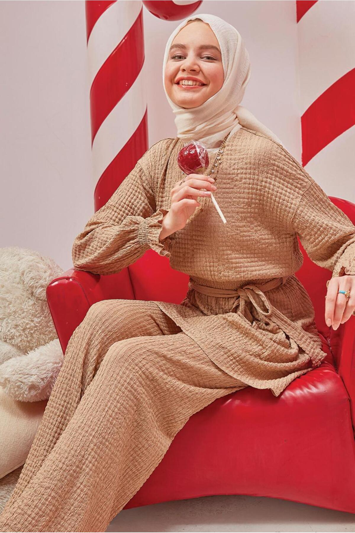 ست لباس زنانه راسته فاق نرمال آستین استاندارد | آلوینا Alvina TYCXT02RCN170829531703136