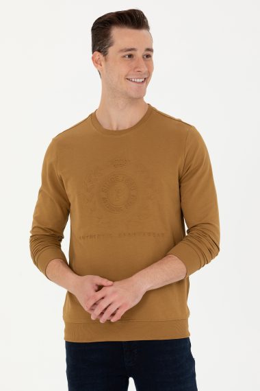 سویشرت یقه گرد خاکی روشن  رگولار آستین بلند مردانه یو اس پولو | US POLO ASSN