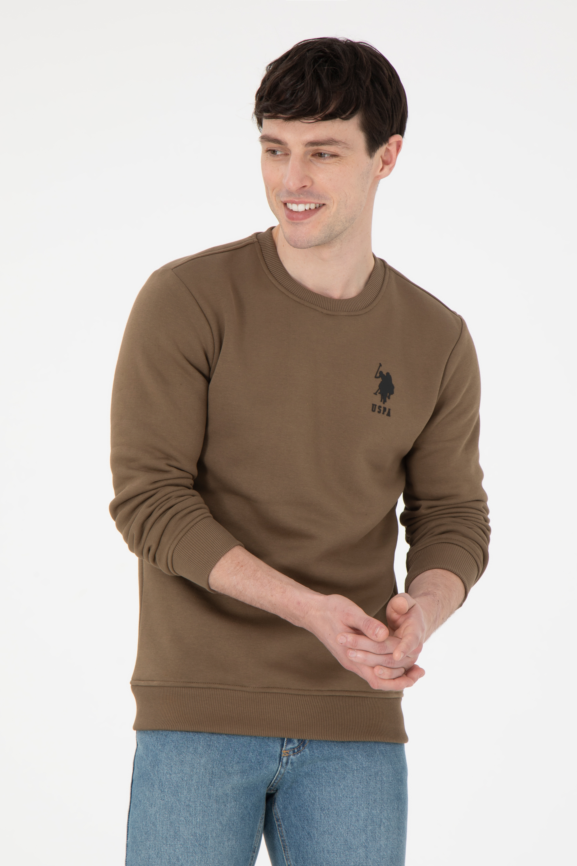 سویشرت یقه گرد خاکی رگولار آستین بلند مردانه یو اس پولو | US POLO ASSN
