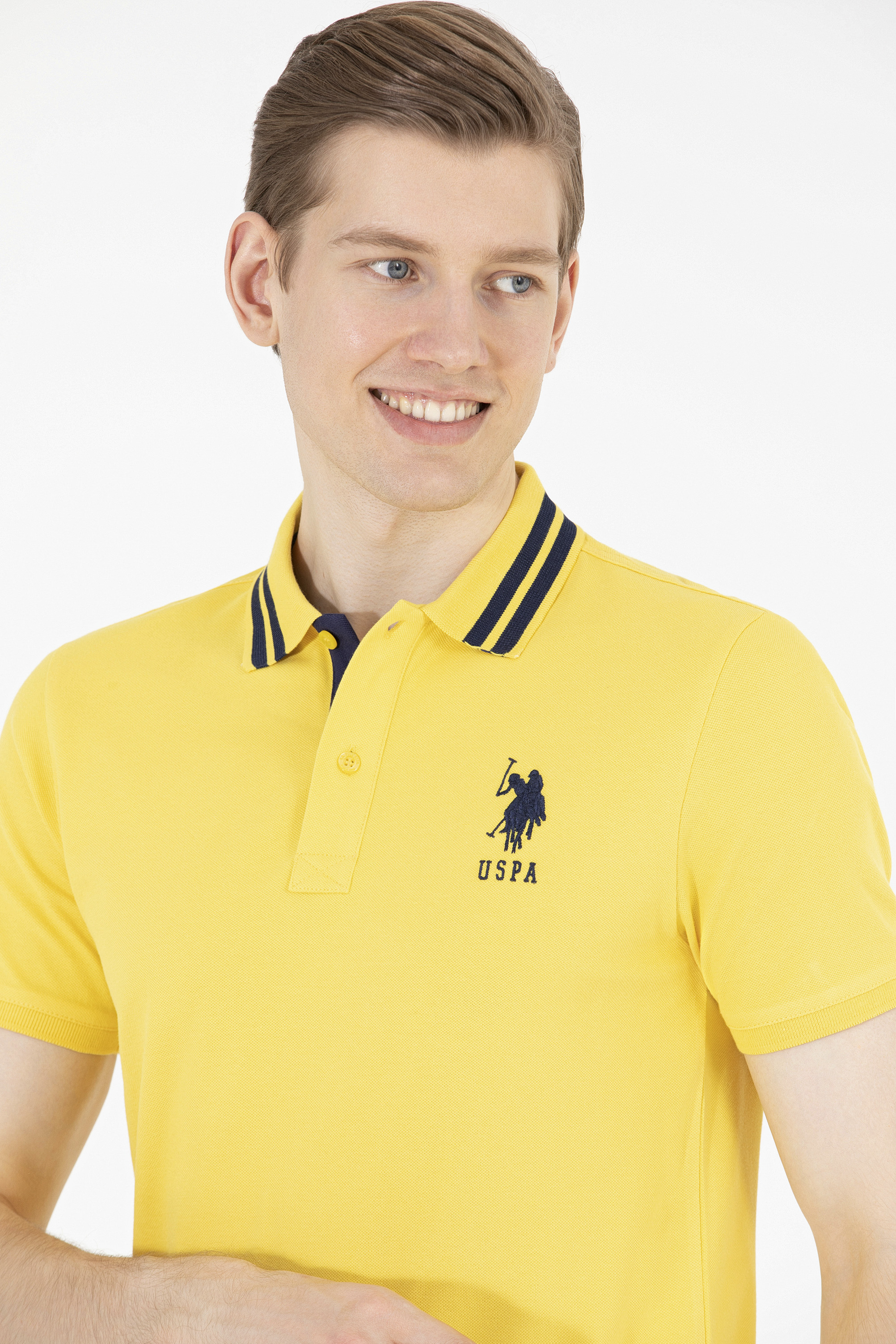 پولوشرت یقه پولو زرد تیره اندامی آستین کوتاه مردانه یو اس پولو | US POLO ASSN