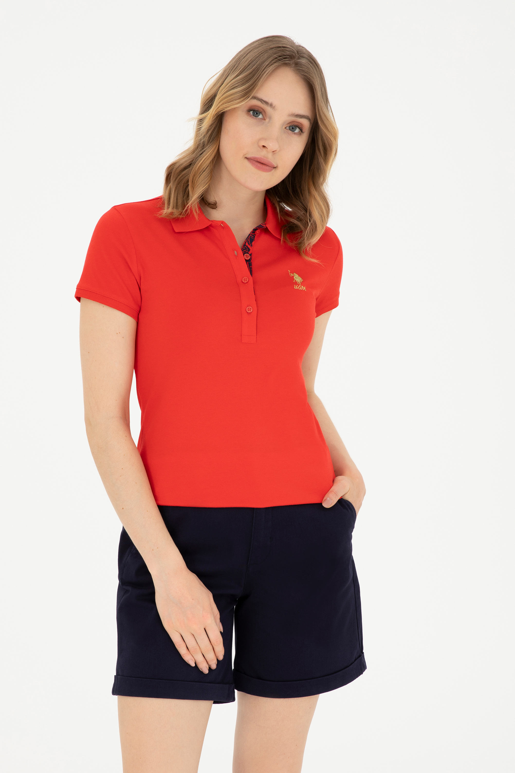 تی شرت یقه پولو قرمز اندامی زنانه یو اس پولو | US POLO ASSN