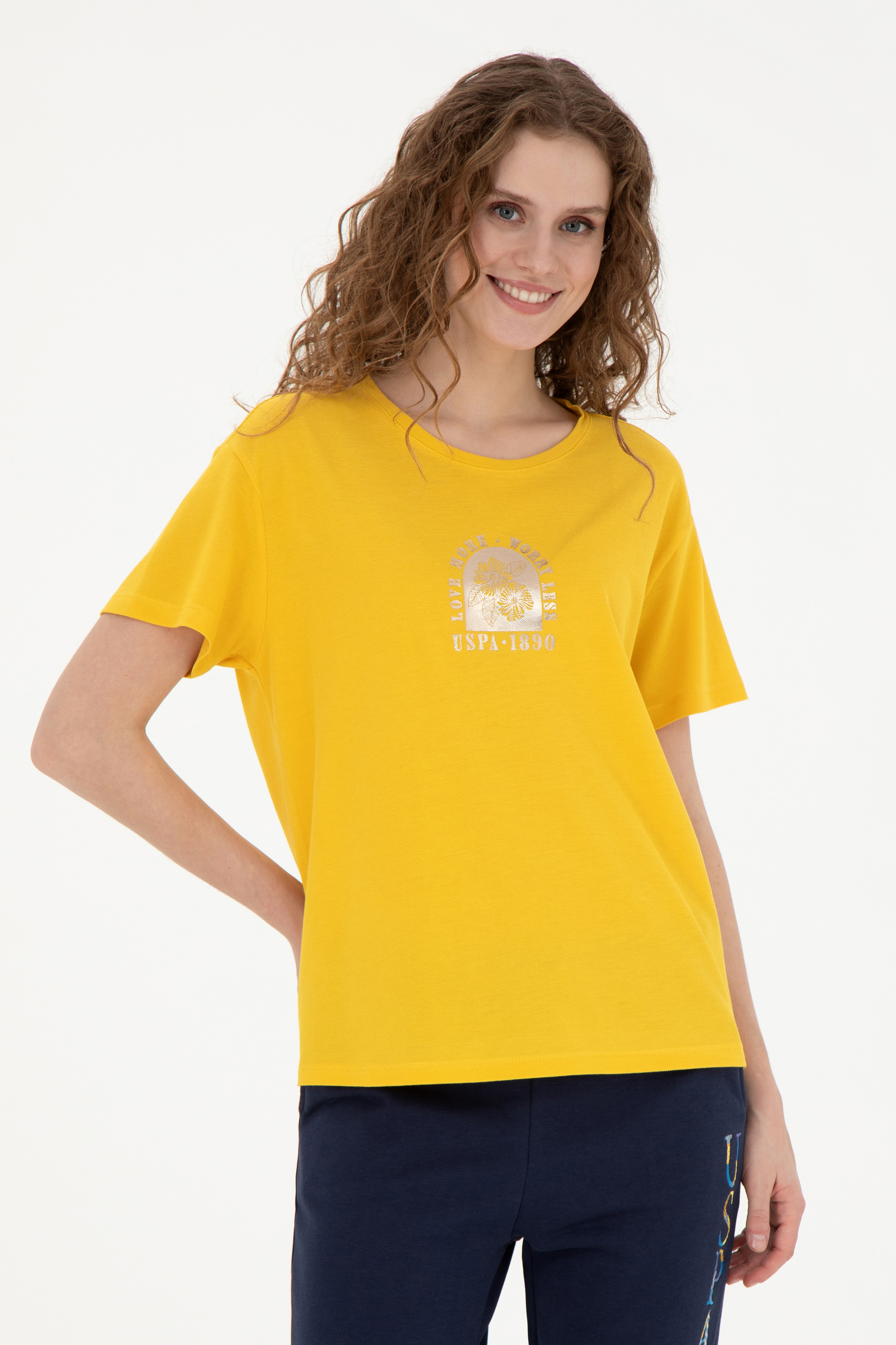 تی شرت یقه گرد یقه گرد زعفرانی ریلکس زنانه یو اس پولو | US POLO ASSN