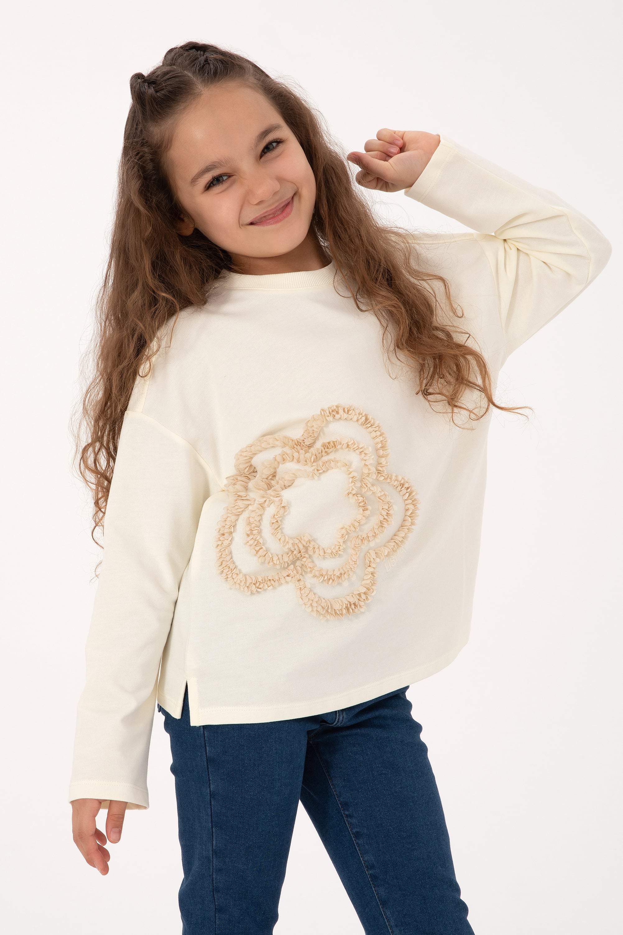 سویشرت یقه گردکرم رنگ کرمی ریلکس دخترانه یو اس پولو | US POLO ASSN