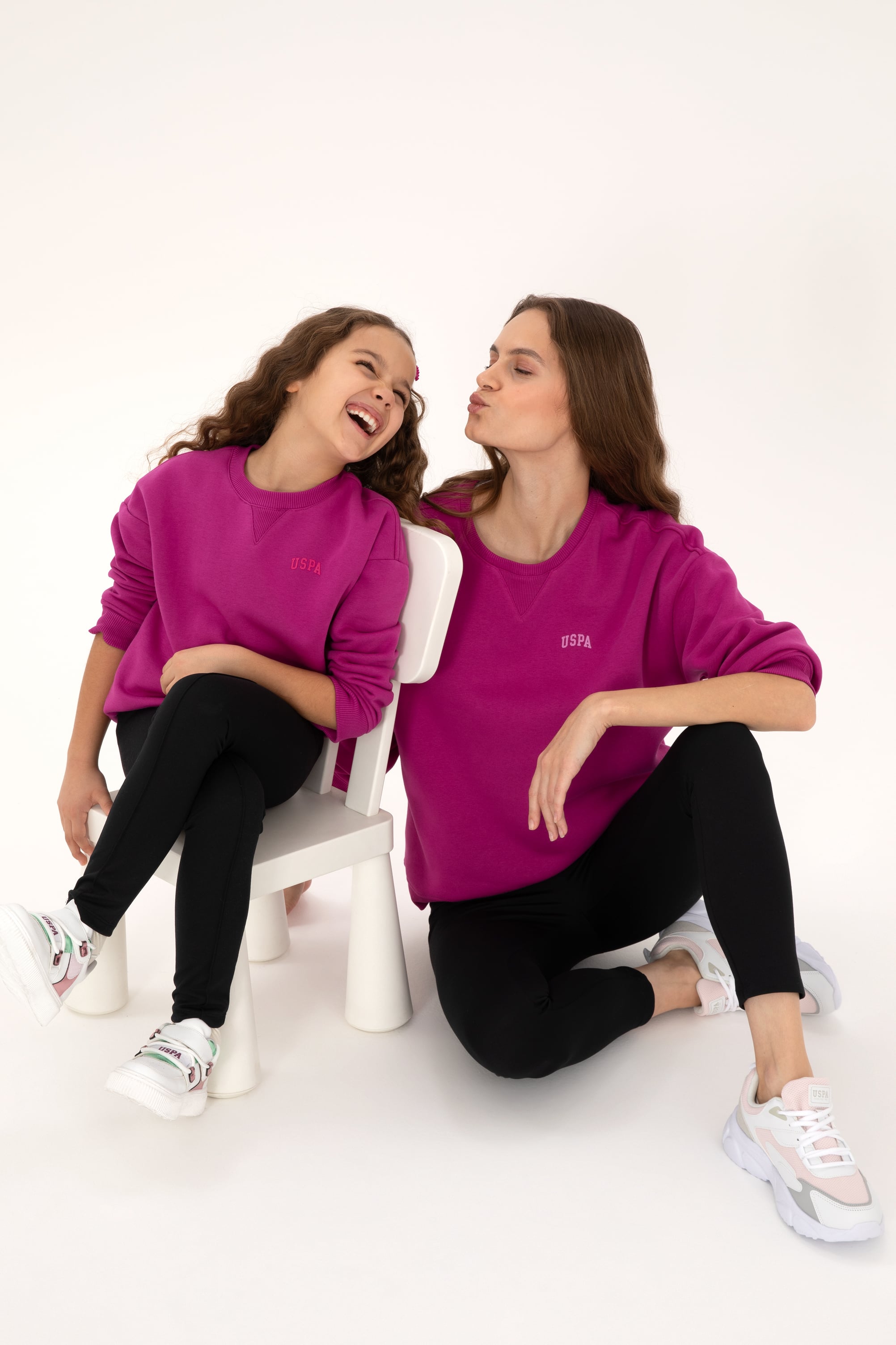 سویشرت یقه گرد ساده فوشیا برس خورده ارغوانی رگولار دخترانه یو اس پولو | US POLO ASSN