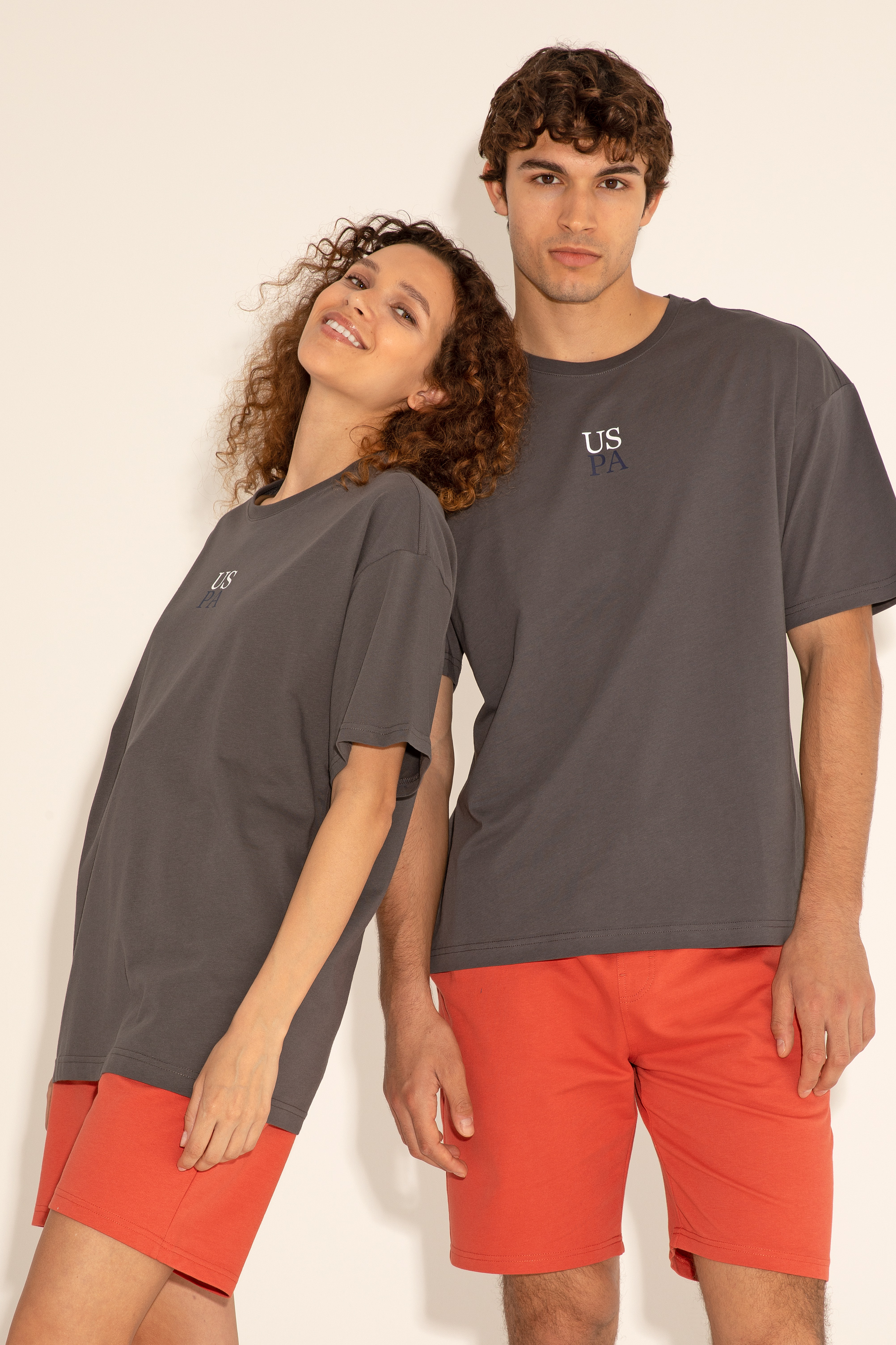 تی شرت یقه گرد کامفورت فیت یقه گرد زغالی ریلکس آستین کوتاه مردانه یو اس پولو | US POLO ASSN