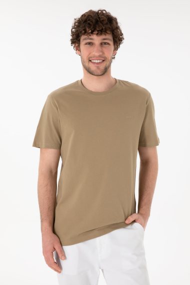 تی شرت یقه گرد یقه گرد خاکی  رگولار آستین کوتاه مردانه یو اس پولو | US POLO ASSN